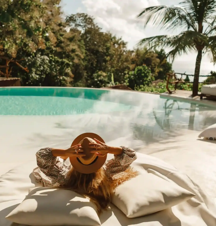 Moderne-allsens-geurmachine-met-houten-detail-en-matte-afwerking