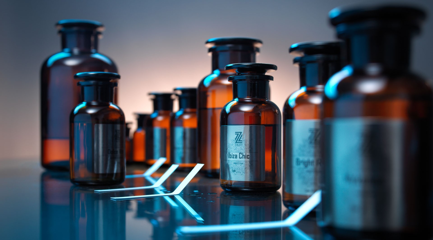 Luxe geursamples van zaluti ontdek unieke geurbelevingen | allsens b. V. Amberkleurige flacons met geursamples van zaluti op een glanzend oppervlak omringd door geurstaafjes